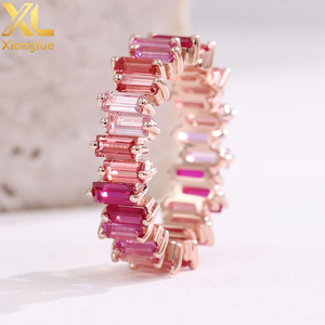Anillo de Lujo con Gradiente Rosa Padparadscha, Diamantes Baguette Cultivados en Laboratorio, Oro, Bonito Regalo para Boda, Compromiso, Aniversario, Uso Diario - Product Image 4
