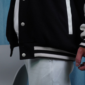 Vestes universitaires OEM personnalisées pour l'hiver Lettermen en vrac Vintage Unisex University Pop Chenille Patches Logo Embroid Varsity Jackets - Product Image 3