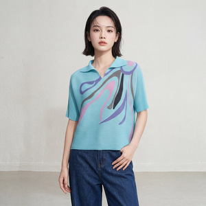 2026 Plus Size Friendly Miyake Pleated Abstract Print Lapel V Neck Short Sleeve <b>Top</b> Western Clothing Women Online - Product Image 3