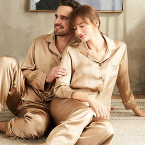 Nouvel arrivage Ensemble de pyjamas pour couple Pyjamas en soie à manches longues Vêtements de nuit en <span class=keywords><strong>satin</strong></span> pour femmes Chemises de nuit unisexes solides Vêtements de détente pour hommes - Product Image 1