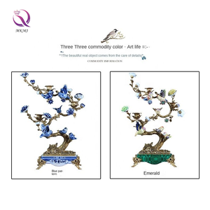 Portacandele in Ceramica Porcellana Blu e Bianca Stile Retrò Europeo di Lusso con Tre Coppette e Uccelli - Product Image 4