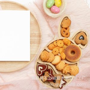 Bandeja de aperitivos de Pascua con forma de conejo, plato de postres de madera con divisiones para servir frutas y dulces en fiestas - Product Image 2