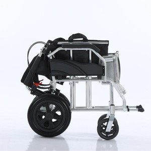 Fauteuil roulant manuel en alliage d'aluminium, roues arrière de 12 pouces, pliable, léger et portable pour personnes âgées - Product Image 3