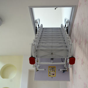 Échelle de grenier télescopique manuelle moderne non électrique avec capacité de charge de 300 kg et hauteur extensible de 10 pieds - Product Image 2