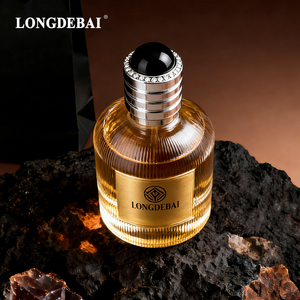Botella de Perfume Personalizada de Lujo, Vacía, Transparente, Rayada, de 100 ml, Redonda, de Vidrio, con Etiqueta Metálica - Product Image 3