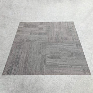 กระเบื้องพรมสำนักงานทรงสี่เหลี่ยม ดีไซน์ขนปุยแบบวน ผลิตจากไนลอน 100% เป็นมิตรต่อสิ่งแวดล้อม พร้อมแผ่นรองพื้น PVC สำหรับโรงแรมและห้องประชุม - Product Image 1