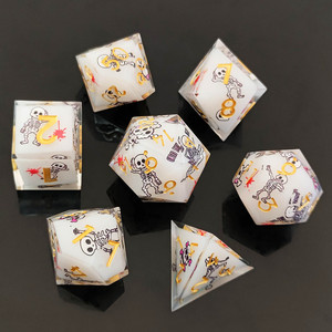 Ensemble de dés DND en résine polyédrique à <span class=keywords><strong>7</strong></span> pièces avec logo personnalisé, chat noir, pour les jeux de rôle sur table D&D - Product Image 1