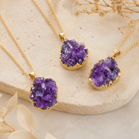 Pendentif en Améthyste Naturelle en Grappe Druzy 30-40mm avec Bord Doré, Collier en Cristal Brut, Bijou