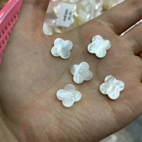 Vente en gros 6-25mm naturel blanc coquille vadrouille trèfle à quatre feuilles pierre trèfle Bracelet collier fabrication de bijoux