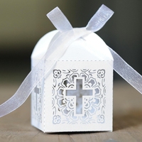 Hstyle Croix Laser Cut Bonbons Boîtes avec Rubans Party Favor Petites Coffrets Cadeaux pour Baby Shower Premier Anniversaire Baptême Faveur