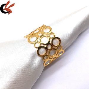 Anneaux <span class=keywords><strong>de</strong></span> serviette en métal doré en gros à prix avantageux pour les mariages et les fêtes - Product Image 5