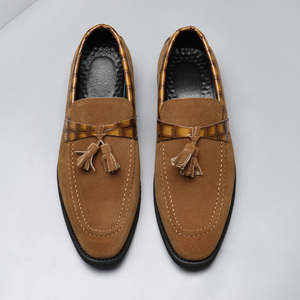 Chaussures en cuir pour hommes 9611 – Nouvelle tendance, style business, bout pointu, version coréenne du Suliu britannique, polyvalentes et décontractées à enfiler - Product Image 2