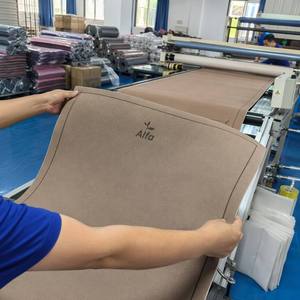 เสื่อโยคะไมโครไฟเบอร์ใหม่ อุปกรณ์โยคะรักษ์โลก ป้องกันพื้น ป้องกันการลื่นไถล ทำจากยางธรรมชาติแกะสลัก  ผิวสัมผัสแบบหนังกลับ เหมาะสำหรับพิลาทิสและรีฟอร์เมอร์ - Product Image 4