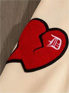 Veste universitaire personnalisée haut de gamme, fabrication haut de gamme, broderie en chenille, veste de style Letterman, design sur mesure, tissu, taille et logo personnalisés - Product Image 3