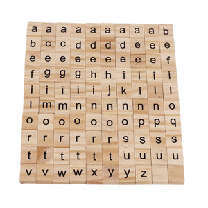 100 piastrelle alfabeto di pezzi di legno A-Z per <span class=keywords><strong>la</strong></span> <span class=keywords><strong>parola</strong></span> di istruzione giochi lettere artigianali piastrelle in legno - Product Image 1