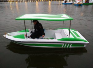 อุปกรณ์ทางน้ำ แบตเตอรี่ เรือไฟเบอร์กลาส รับน้ำหนักได้ 400 กก. บรรทุกผู้โดยสาร 4-5 คน - Product Image 4