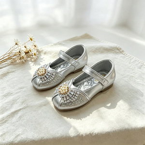 <span class=keywords><strong>Sandali</strong></span> <span class=keywords><strong>da</strong></span> bambina Hai Girl con paillettes, perle, fiore e fiocco, per feste, spettacoli, performance e danza, con suola morbida. - Product Image 3