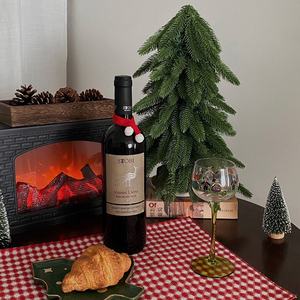 Mini arbre de Noël d'intérieur Little Tree avec lumières, décorations de bureau DIY, aménagement d'ambiance, petits ornements en lot - Product Image 1