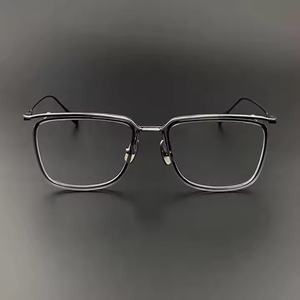 نظارات قراءة كلاسيكية سوداء قابلة للتخصيص بالجملة من المصنع للرجال والنساء، إطار للوجه الماسي، عدسات بصرية مصححة - Product Image 1
