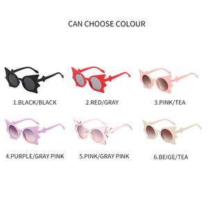 Lunettes de soleil amusantes pour enfants, motif papillon, pour garçons et filles, style dessin animé, protection UV pour les voyages en extérieur - Product Image 4