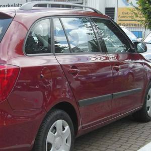 Set di 4 Deflettori Finestrini in Acrilico Fumé per Skoda <span class=keywords><strong>Fabia</strong></span> 1999-2021, Protezione Antipioggia con Nastro Adesivo - Product Image 3