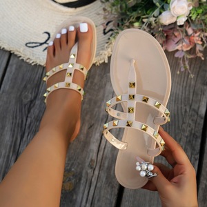 Sandales compensées en PVC à clous style européen, nouveauté été, pour femmes, mules à enfiler, antidérapantes, tendance mode - Product Image 4