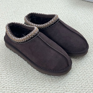 Botas de nieve exclusivas con logotipo personalizado de alta calidad, pantuflas cálidas de moda para mujer, botas de nieve para hombre, zapatos de invierno cálidos hasta el tobillo. - Product Image 5