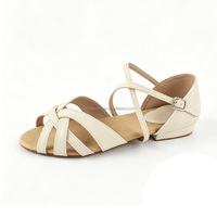 Sandales de danse pour femmes et filles, design classique avec devant croisé et bout ouvert, talon bas, semelle en daim souple, personnalisables