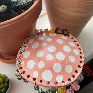 Mushroom <span class=keywords><strong>Internet</strong></span> Celebrity resina artesanía pendiente soporte lindo adorno de escritorio para mesa de maquillaje soporte de exhibición de joyería decoración del hogar - Product Image 3