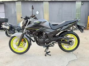 Yamaha Sky Blade 250cc - una Motocicleta Excelente en Ahorro de Combustible, Perfecta para Principiantes y para el Desplazamiento Diario - Product Image 4