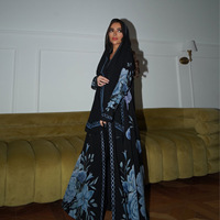 Nouvelle Collection 2026 : Ensemble Abaya et Hijab Élégance Botanique – Imprimé Floral Tendance pour la Mode Pudique (Collection Boutique FK113)