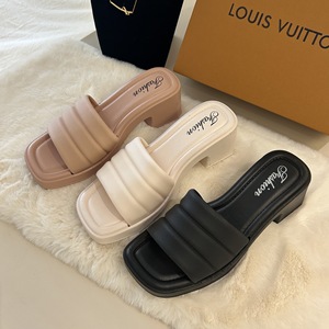 Pantoufles en daim doux haut de gamme, adaptées à une utilisation intérieure et extérieure, confort hivernal, pantoufles en fourrure pour femmes avec fonction antidérapante - Product Image 4