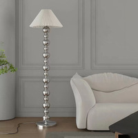 Moderne Simple Creative Twisted Strip LED Lampadaire E27 Base Corps en Fer pour Hôtel Salon pour Assis à Côté du Canapé