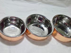 Utensilios de Metal de Primera Calidad: Olla India Redonda de Cobre y Acero Inoxidable, Martillada y Lisa, de Excelente Calidad - Product Image 2