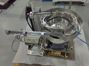 Alimentation automatique par clip avec un distributeur vibrant - Product Image 3