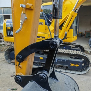 Excavadora Pequeña Usada Sany SY75C 2022 Original de Bajo Costo, de Alta Calidad, con Motor Isuzu, Engranajes y Bomba, 7.5 Toneladas - Product Image 3