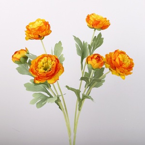 Fiori artificiali a tre teste a forma di ranuncolo stile europeo adatti per la decorazione di matrimonio a casa fotografia di composizione floreale - Product Image 6