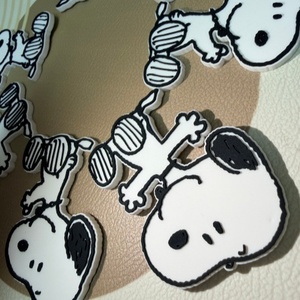 Etiquetas de transferencia de calor de TPU con logotipo en relieve 3D de diseño profesional, etiquetas de silicona y PVC para ropa, en oferta. - Product Image 3