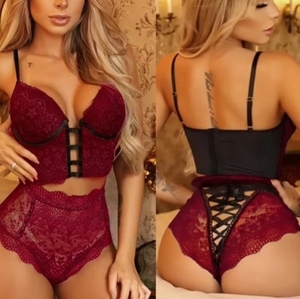 Lencería seductora cruzada Embrace Elegance inspirada en Europa y América - Product Image 1