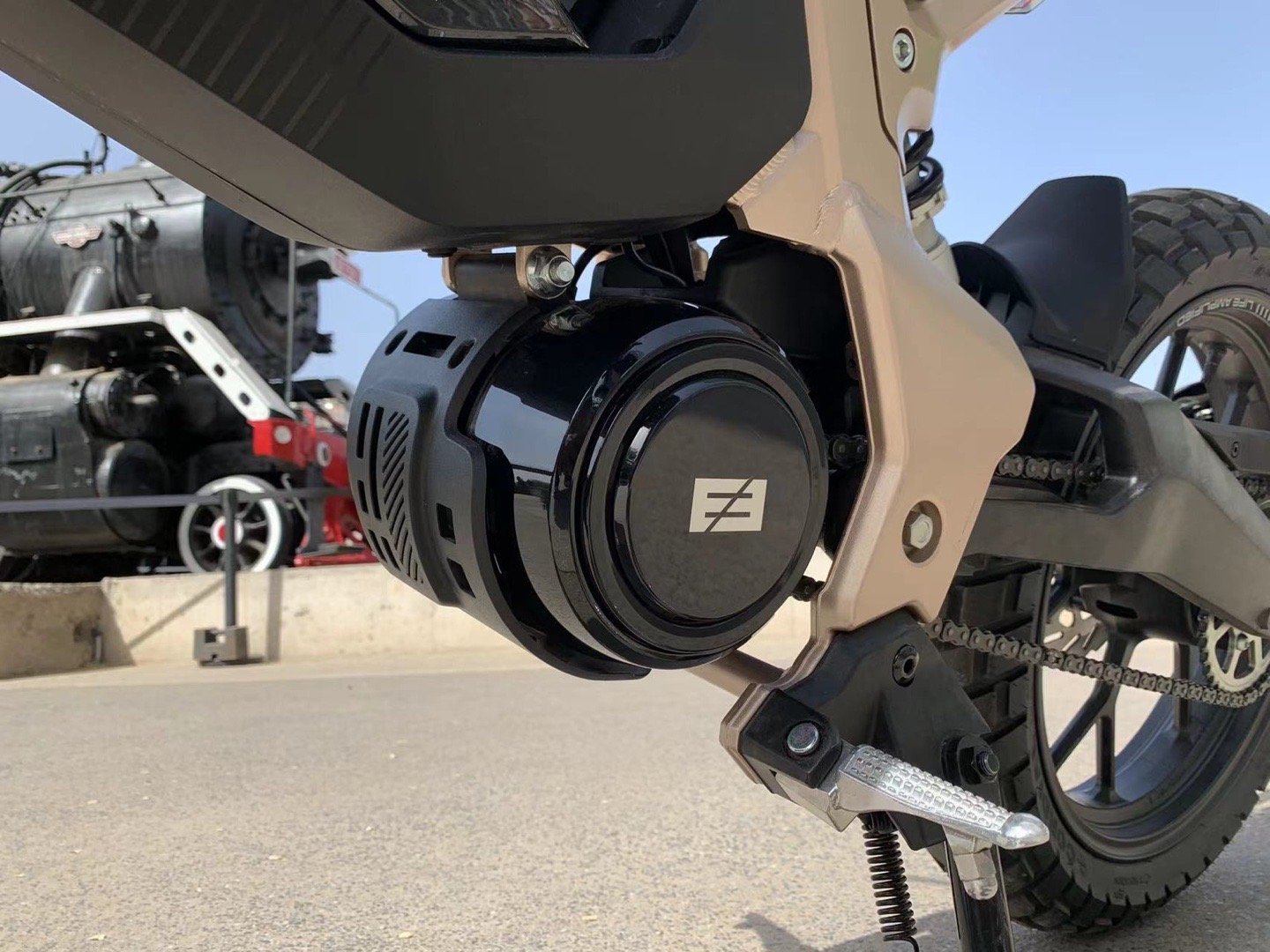 【にゃお】 flowbike ebike 完売色 サンドベージュ ESKUTE ES-26-RWXD 750W 20Ah Electric Bike Beige