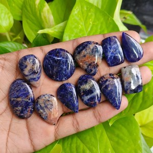 โซดาไลต์ธรรมชาติทรงหลังเบี้ย สีน้ำเงิน 219 กะรัต พลอยแจสเปอร์โซดาไลต์ สำหรับทำเครื่องประดับ ขายส่งจากอินเดีย - Product Image 1