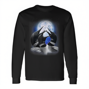 Camiseta de manga larga para observador de aves con diseño de cisne común que ruge contra la luna - Product Image 2