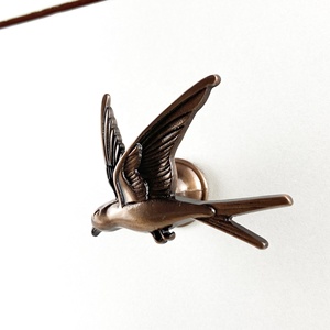 Tiradores y pomos de diseño moderno en forma de golondrina, chapados en oro/plata, de aleación de zinc, para armarios, cajones, cómodas, cocinas y dormitorios. - Product Image 4