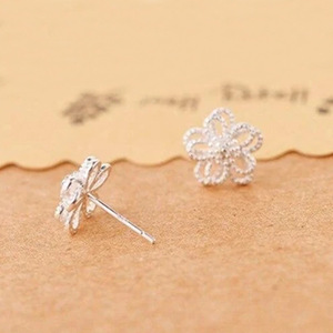 <b>Sweet</b> Hollow <b>Flower</b> Stud Earrings for Women Fresh Daily Wear Ear Accessories - Product Image 2