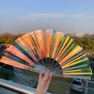 Vente chaude PVC laser <span class=keywords><strong>film</strong></span> ventilateur main couleur argent chinois ancien fête de mariage en plastique ventilateur pliant à la main - Product Image 6