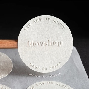 Étiquettes personnalisées avec logo, papier texturé, autocollantes, gaufrage 3D, impression couleur, autocollants pour emballage - Product Image 4