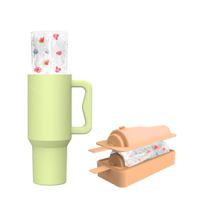Nouveau produit au design innovant avec des moules à glaçons colorés portables et durables en silicone - Product Image 6