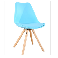 Chaise de salle à manger classique nordique en bois massif naturel avec pieds en métal en forme de Y et dossier en plastique pour la maison, le bar, l'entrepôt et le parc
