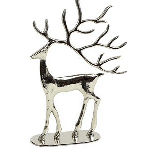 Adorno Navideño de Metal Plateado con Forma de Ciervo, Hecho a Mano, Estilo Clásico - Product Image 4