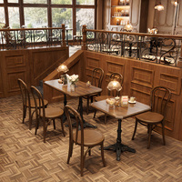 Table et chaises en bois massif style rétro pour café, taverne, pâtisserie, avec dossier design